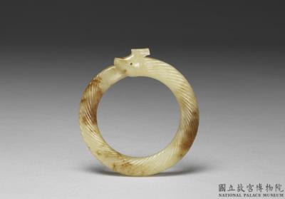 图片[2]-Jade huan ring with a animal head and skein pattern, late Warring States period (275-221 BCE)-China Archive